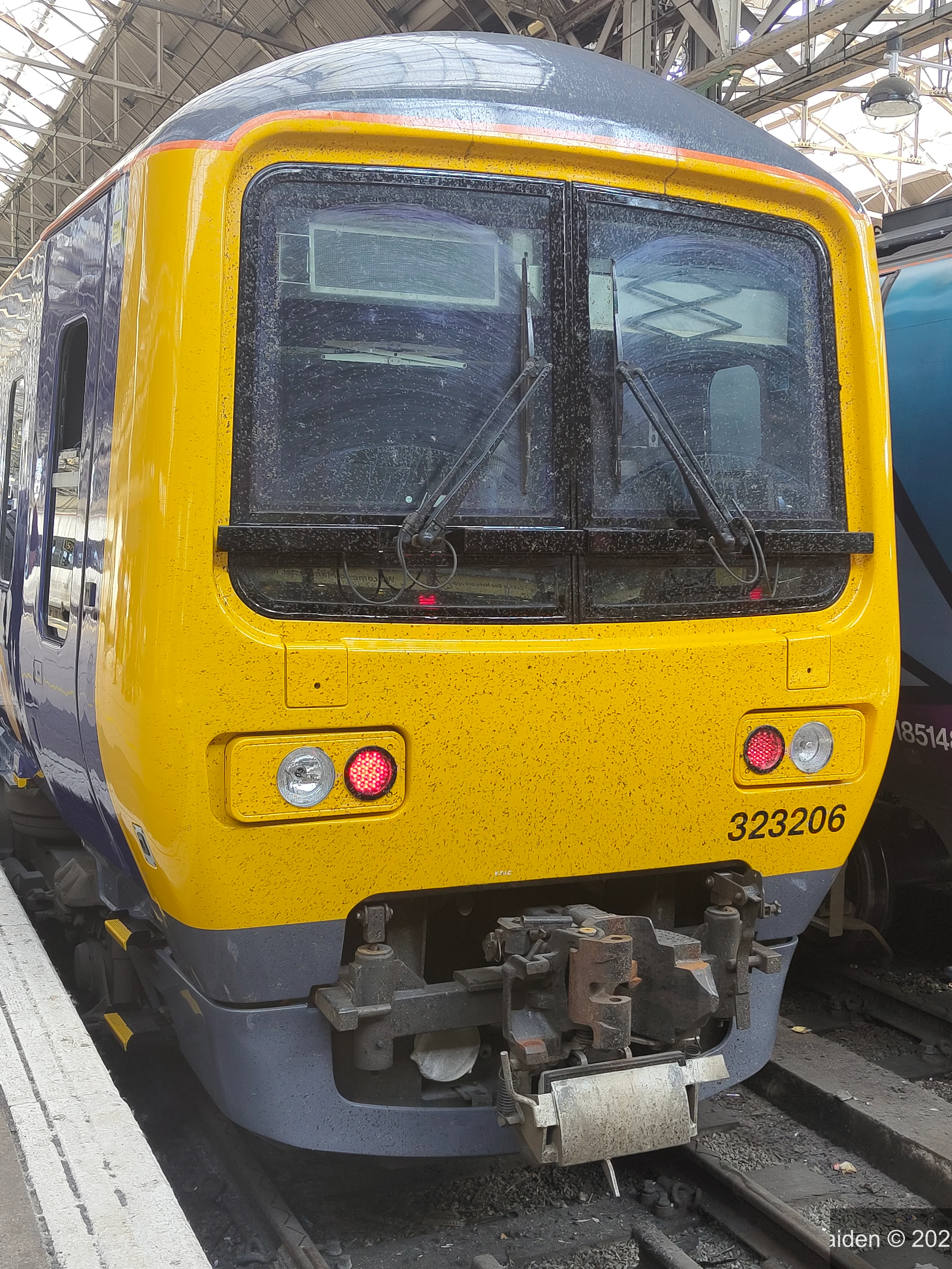 323206 at Manchester Piccadilly Station