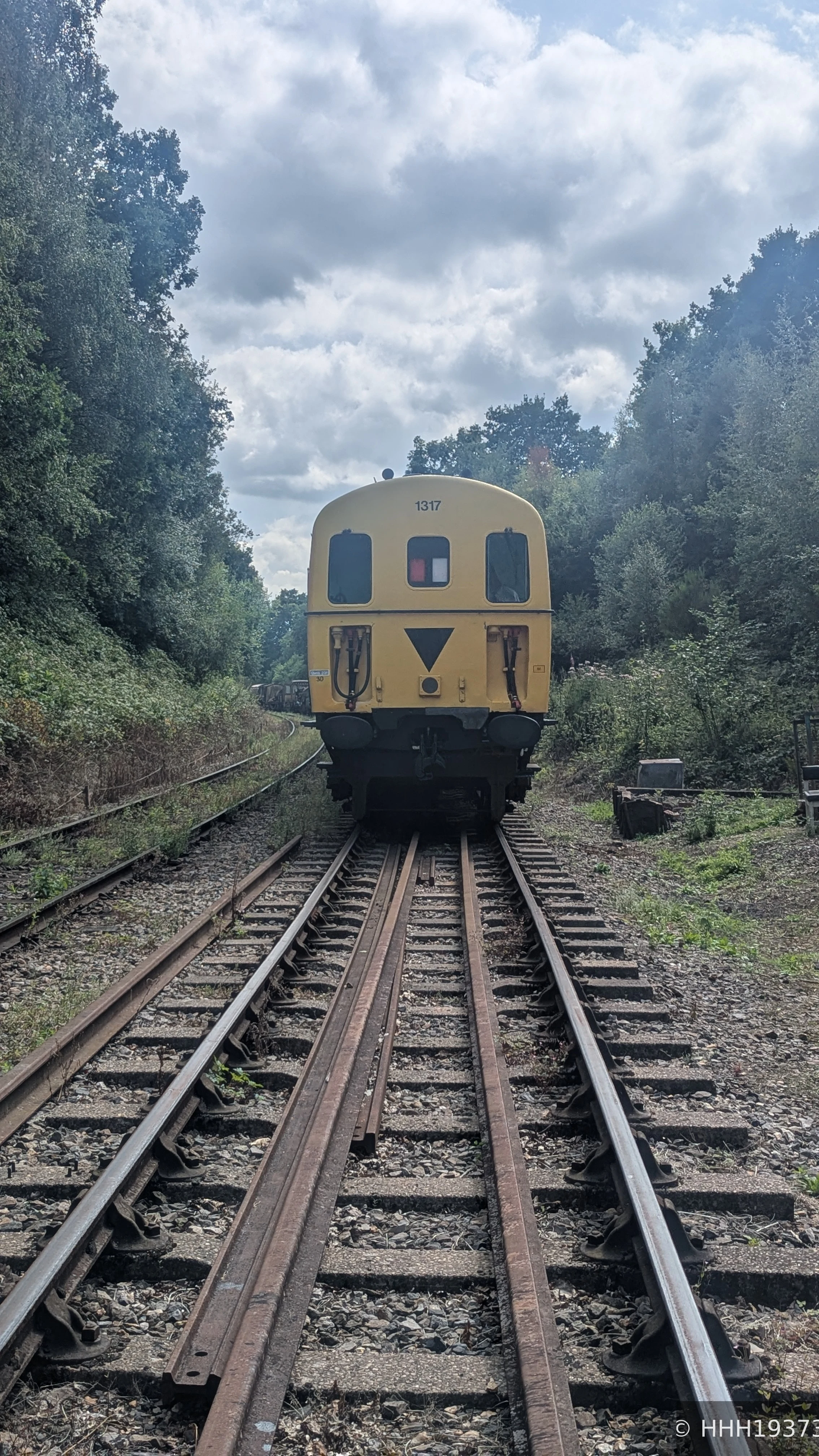 207017 at Groombridge, East Sussex