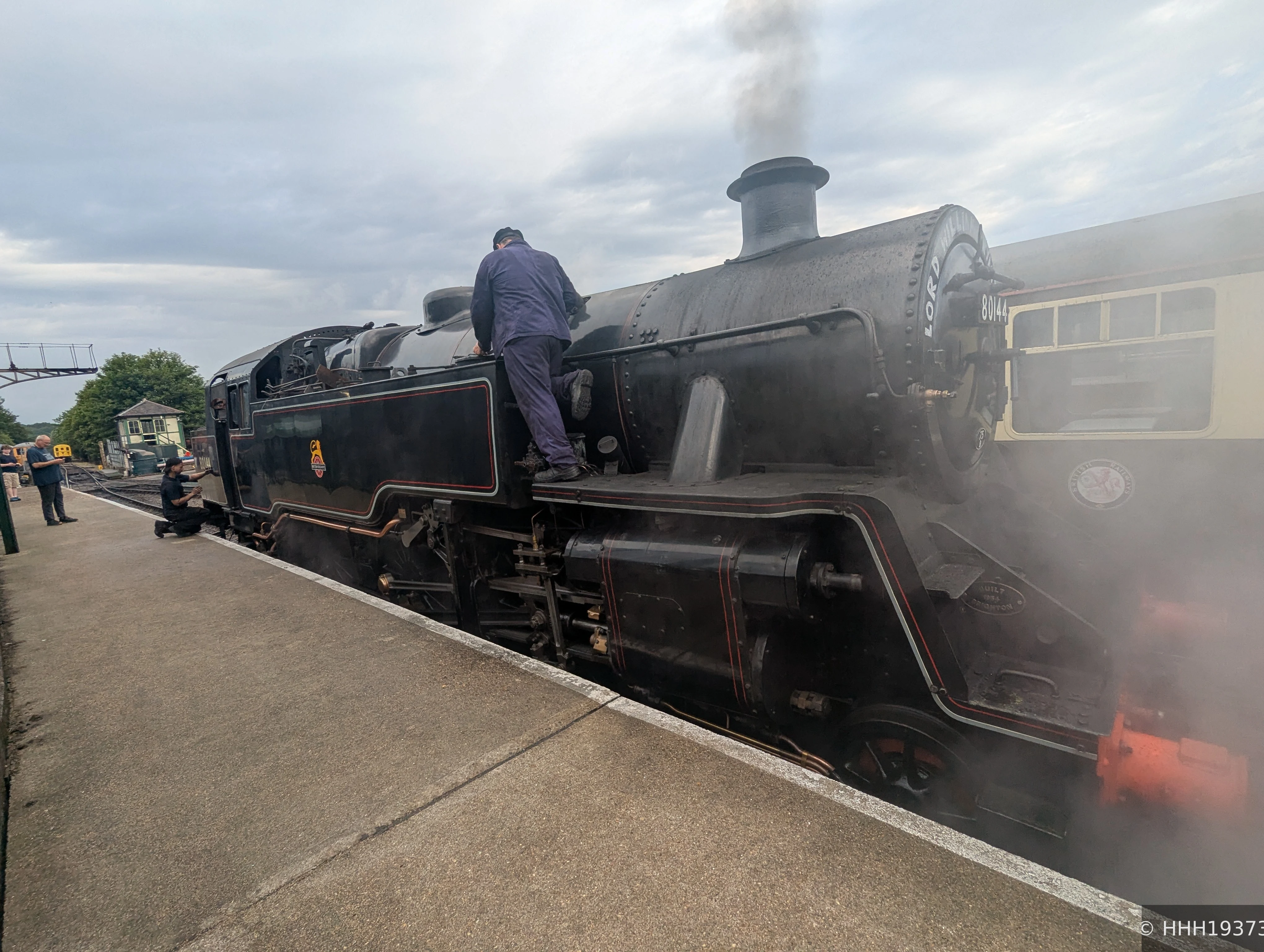 80078 at Tunbridge Wells West, Kent