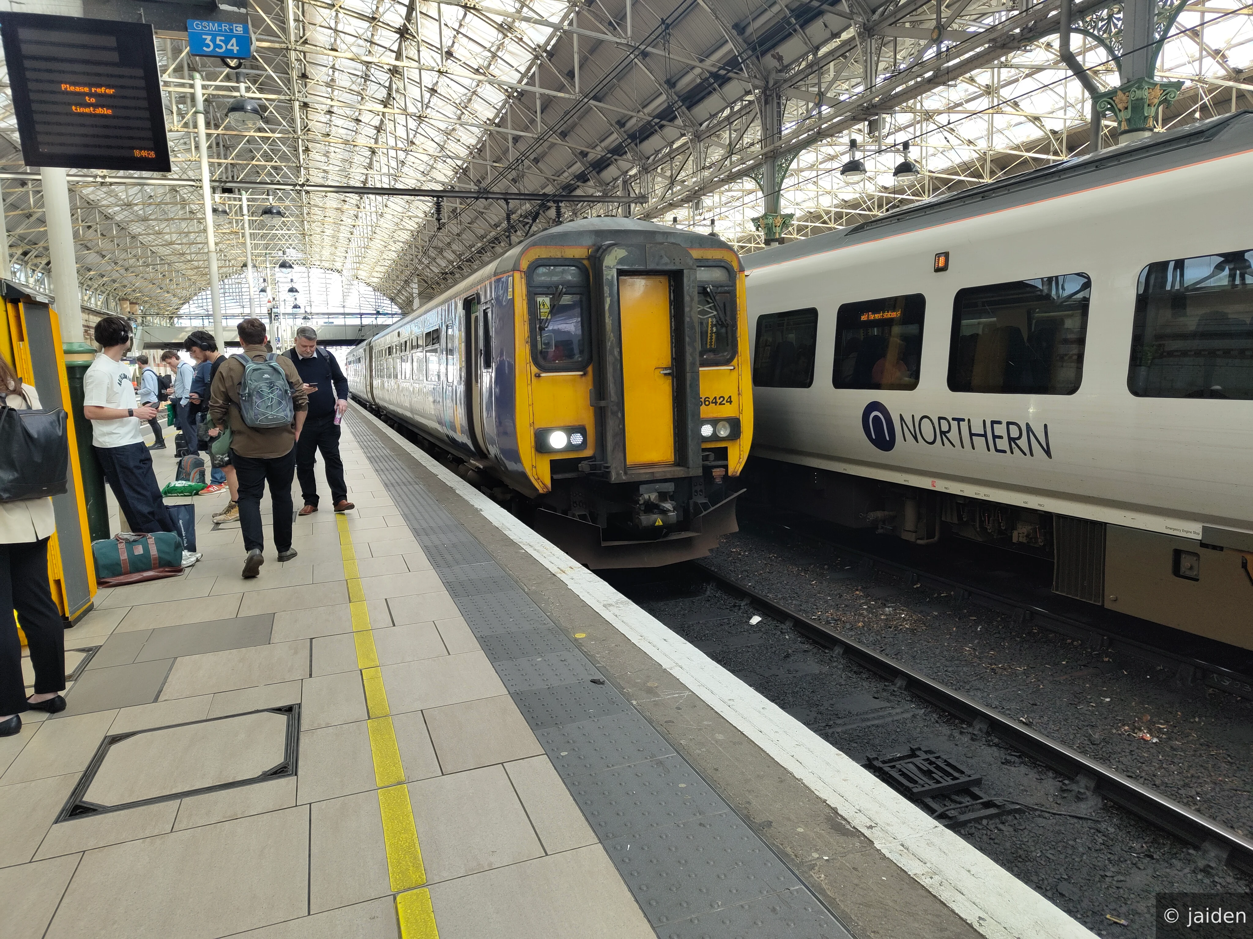 156424 at Manchester Piccadilly Station