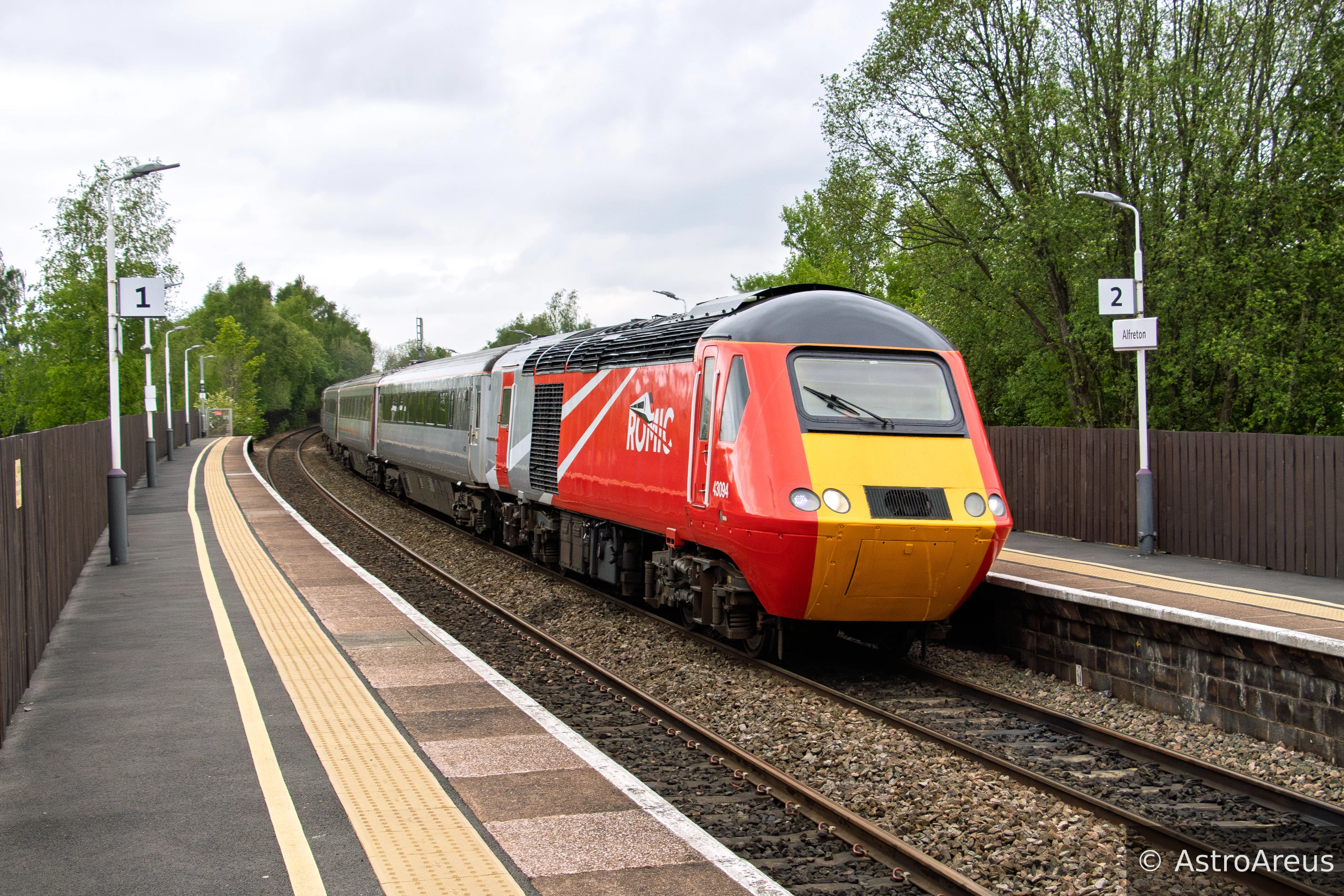 43094/43122 at Alfreton