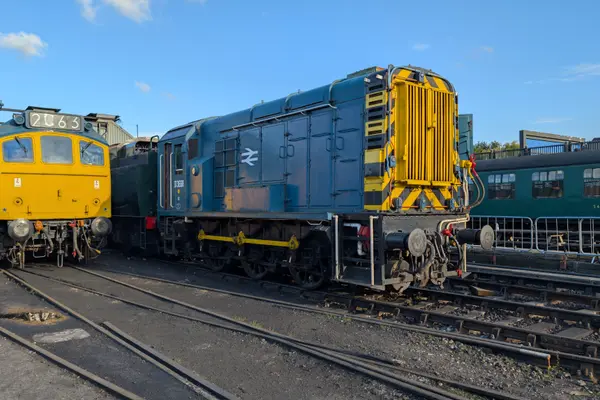 25185/34053/09004 at Tunbridge Wells West, Kent