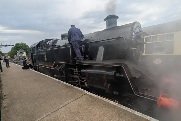 80078 at Tunbridge Wells West, Kent