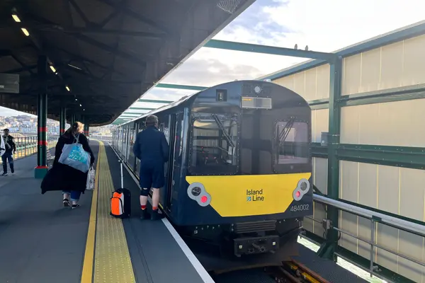 484002 at Ryde Pier Head, Isle Of Wight